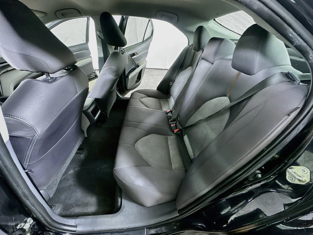 Used 2020 Toyota Camry LE FWD image 16