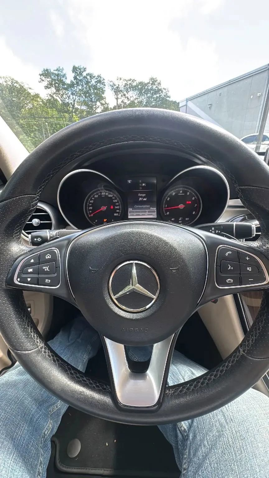 Used 2017 Mercedes-Benz C 300 4MATIC Sedan image 9