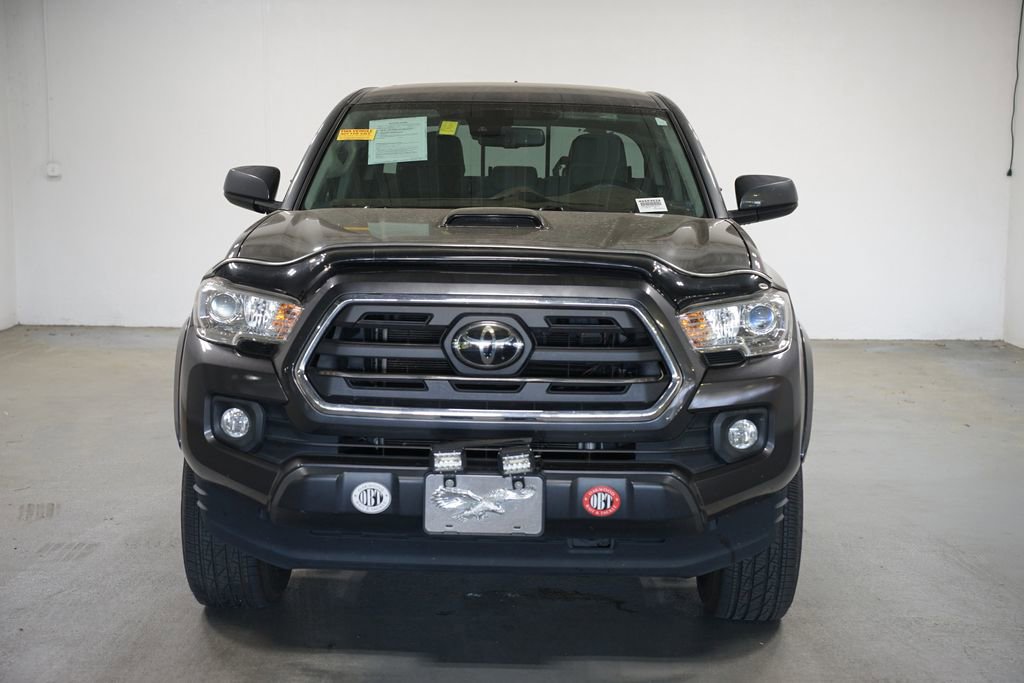 Used 2019 Toyota Tacoma SR5 RWD image 2