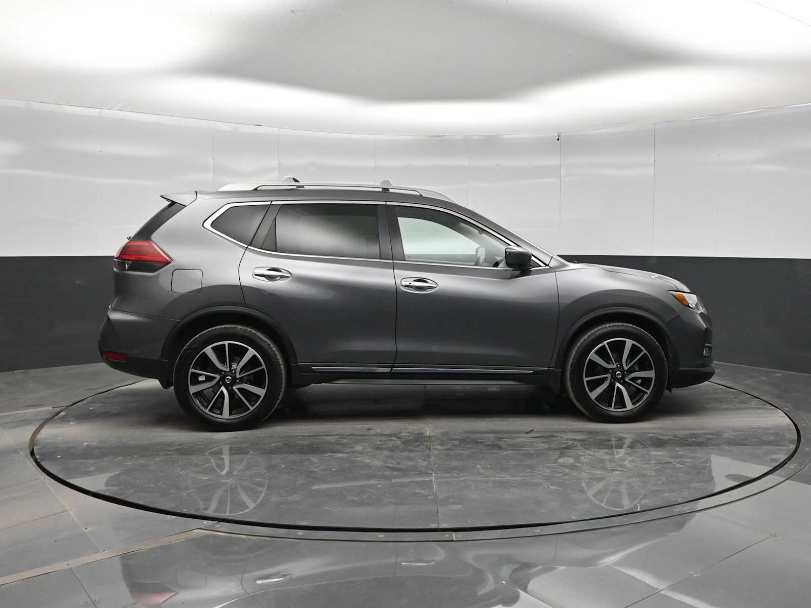 Used 2019 Nissan Rogue SL w/ Premium Package AWD/4WD image 9