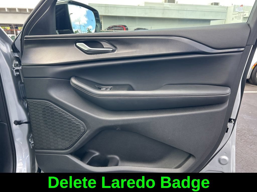 Used 2025 Jeep Grand Cherokee L Altitude RWD image 28