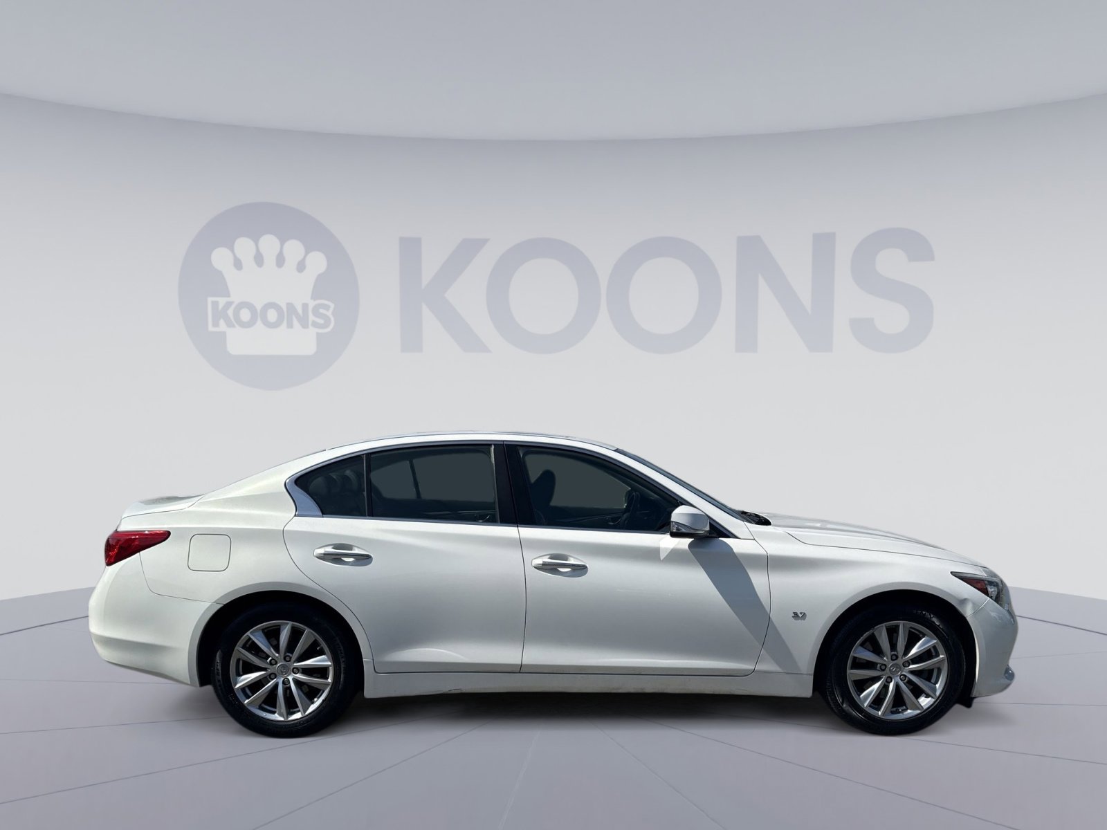 Used 2015 INFINITI Q50 Premium w/ Navigation Package image 8