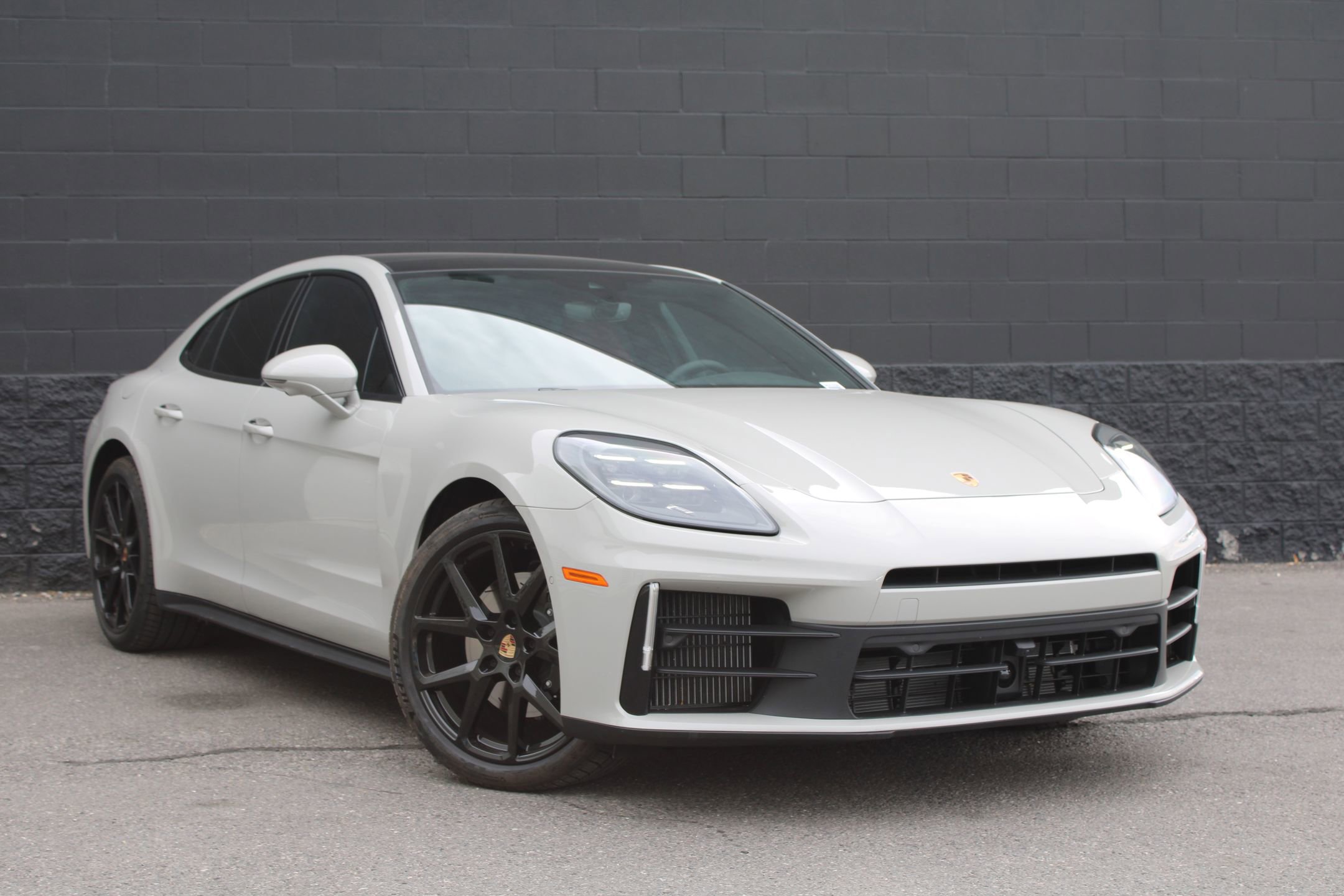 Certified 2025 Porsche Panamera 4 image 8