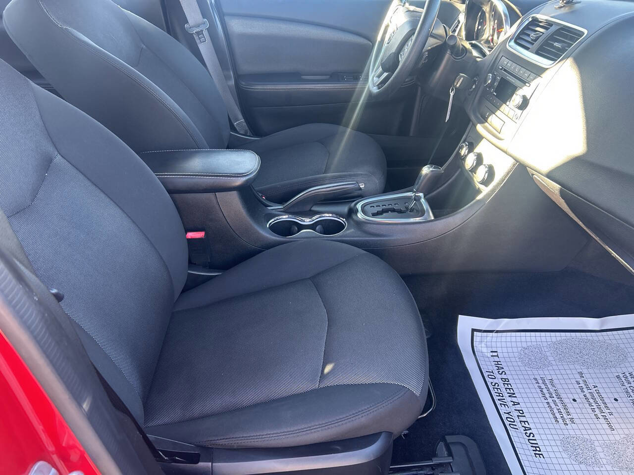 Used 2014 Dodge Avenger SE image 23