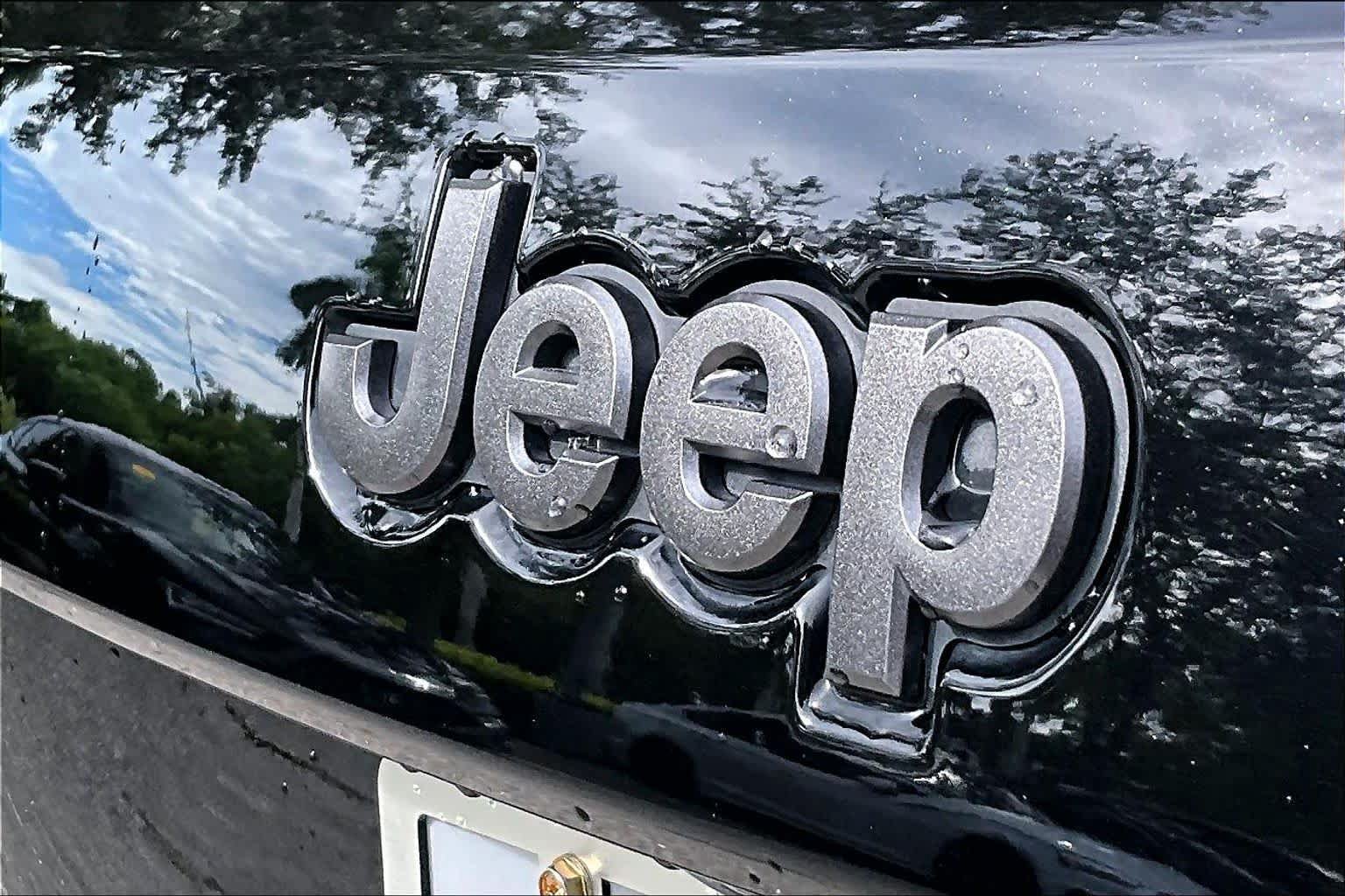 Used 2021 Jeep Grand Cherokee High Altitude AWD/4WD image 31