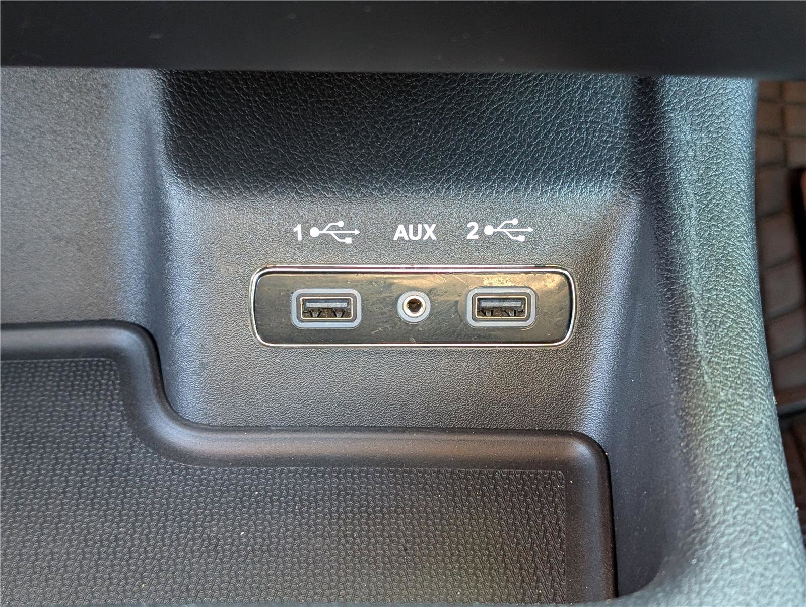 Used 2020 Dodge Durango SXT image 24