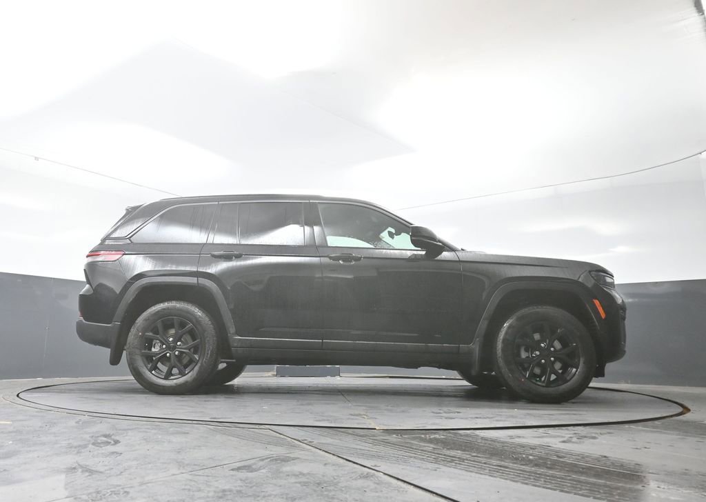 New 2026 Jeep Grand Cherokee Laredo image 38
