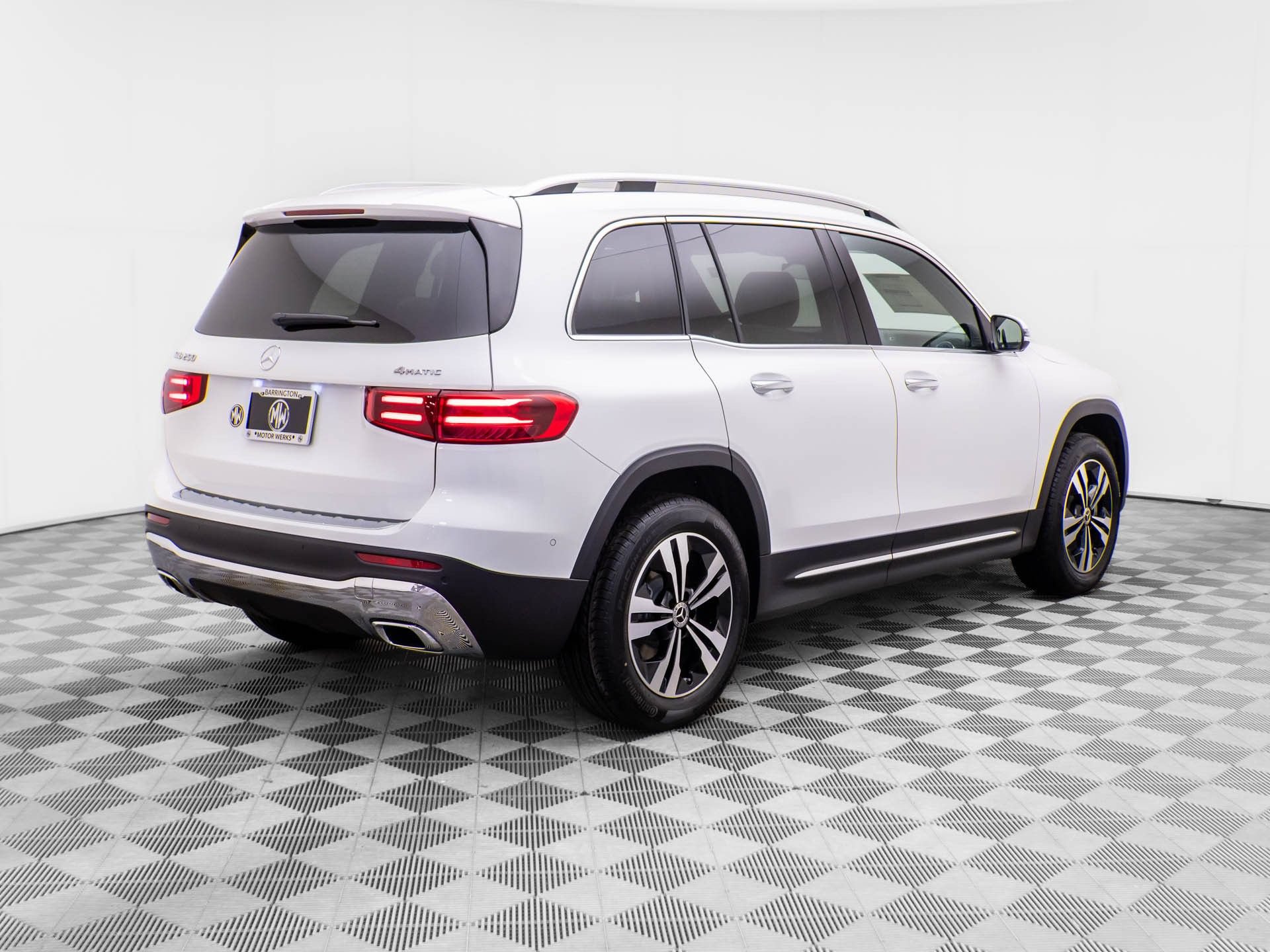 New 2026 Mercedes-Benz GLB 250 4MATIC image 5