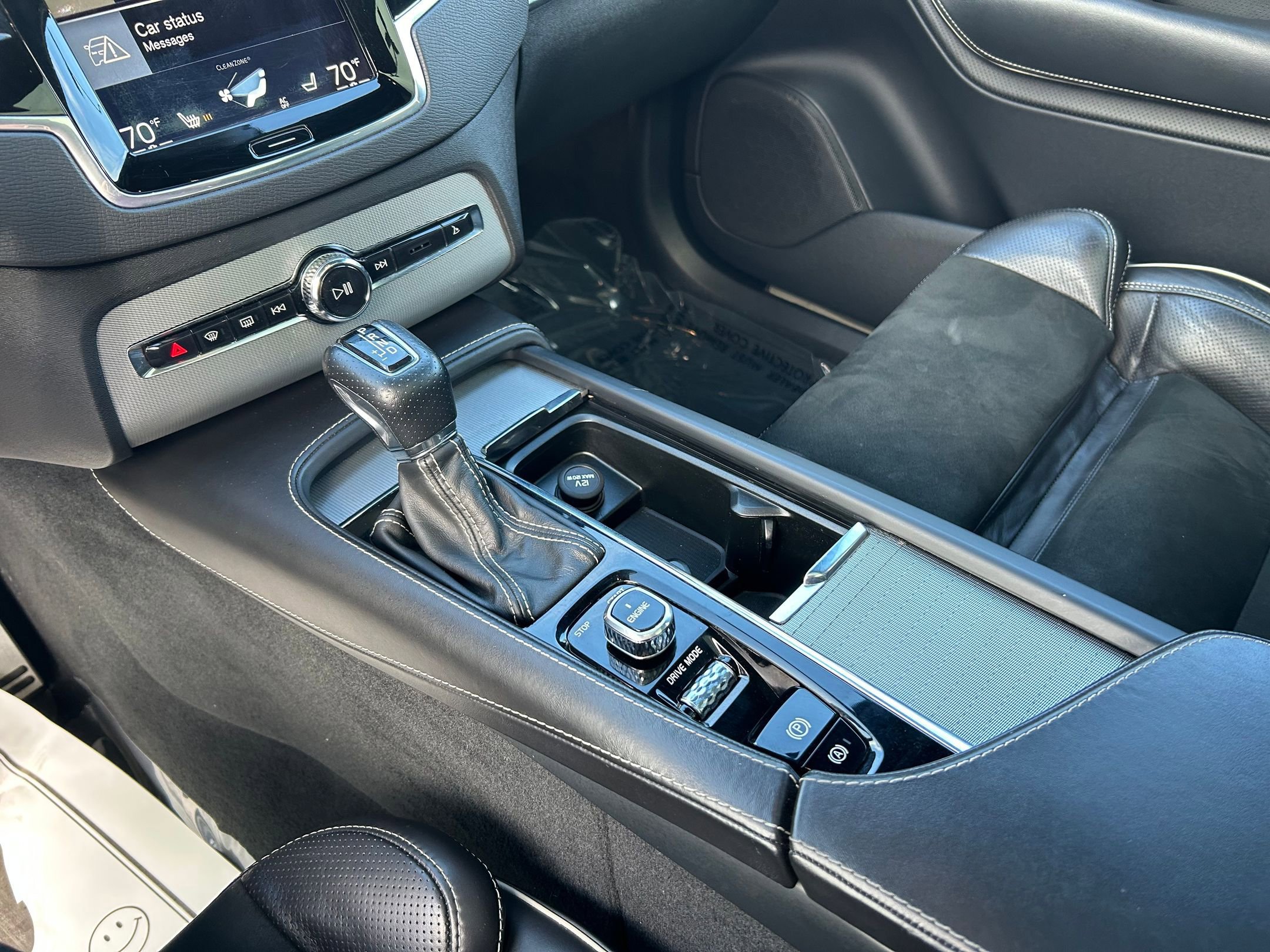 Used 2016 Volvo XC90 T6 R-Design w/ Protection Package Plus image 18