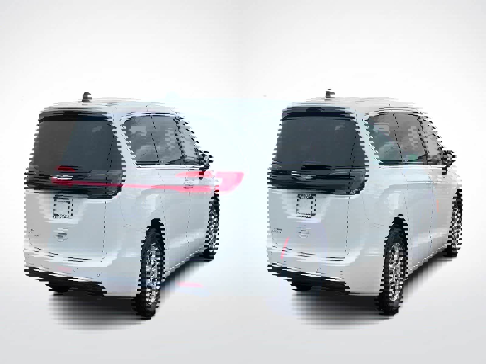 Used 2023 Chrysler Pacifica Touring-L image 8