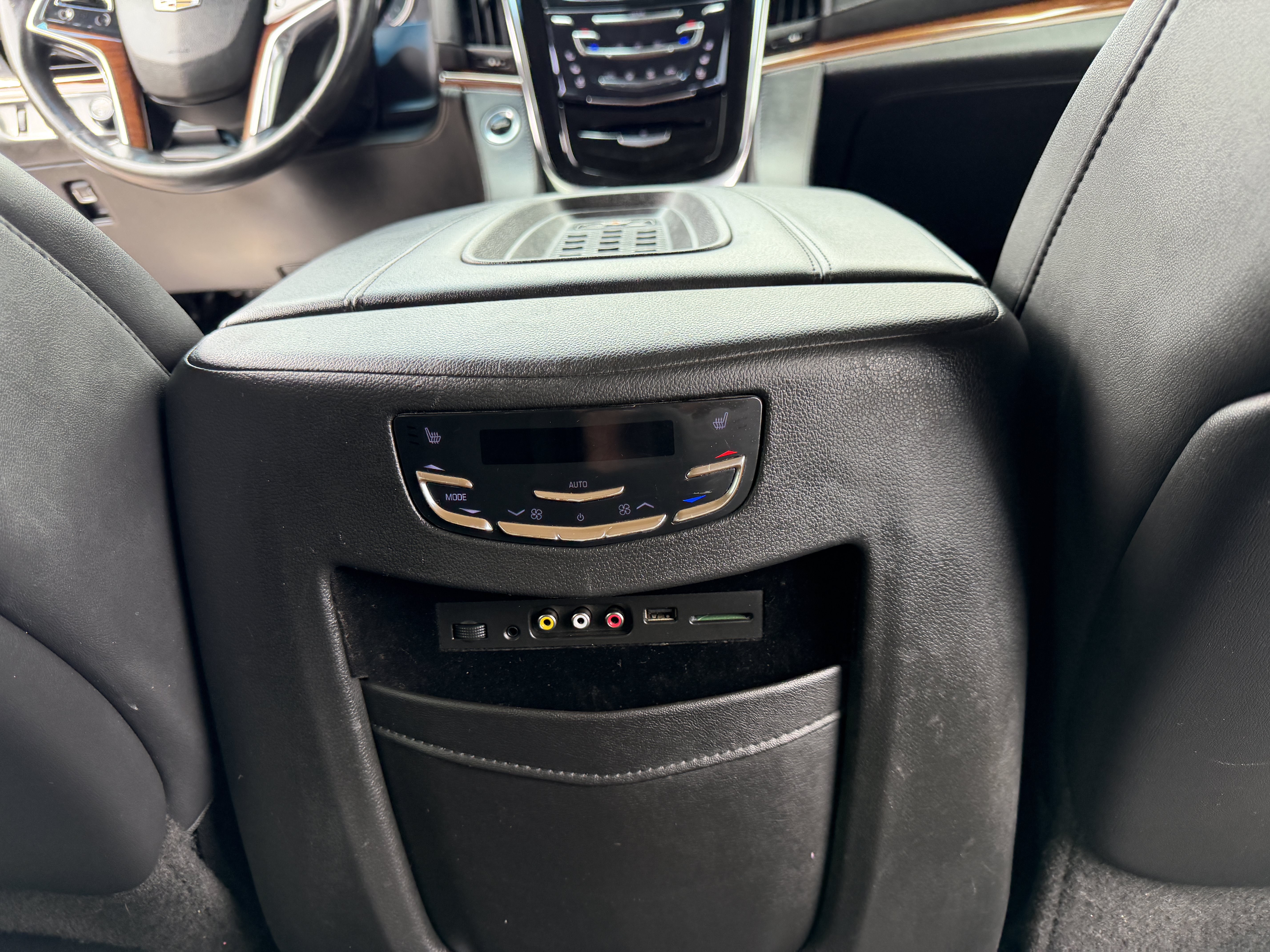 Used 2016 Cadillac Escalade ESV Premium AWD/4WD image 18
