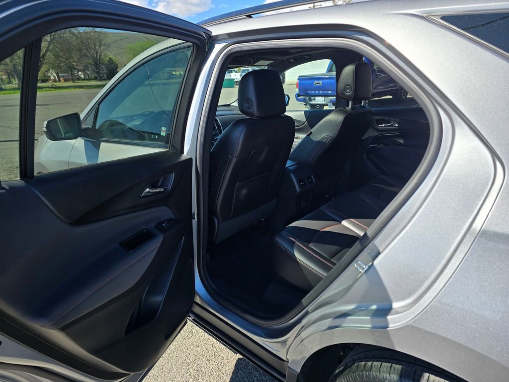 Used 2023 Chevrolet Equinox RS w/ RS Leather Package AWD/4WD image 15