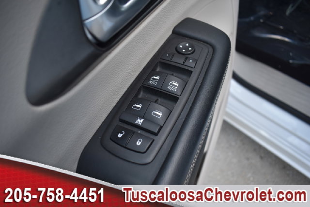 Used 2024 Chrysler Pacifica Touring-L FWD image 21