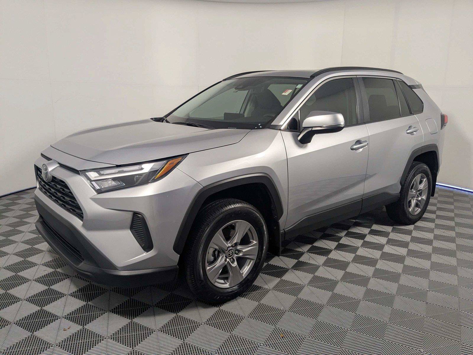 Used 2025 Toyota RAV4 XLE w/ Convenience Package FWD image 2