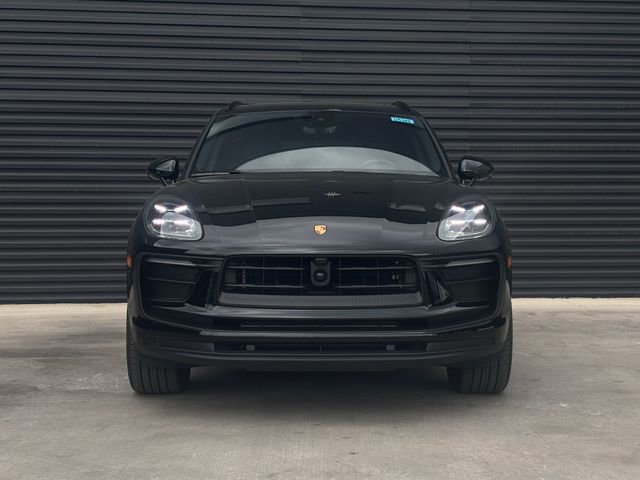 Certified 2026 Porsche Macan AWD/4WD image 9