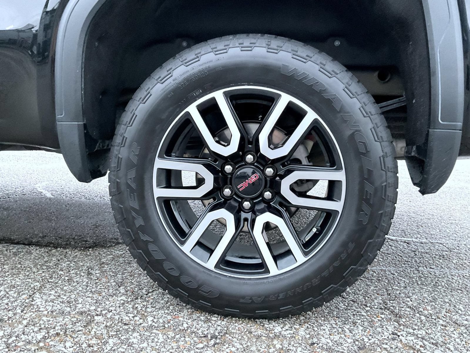 Certified 2024 GMC Sierra 1500 AT4 w/ Technology Package AWD/4WD image 22
