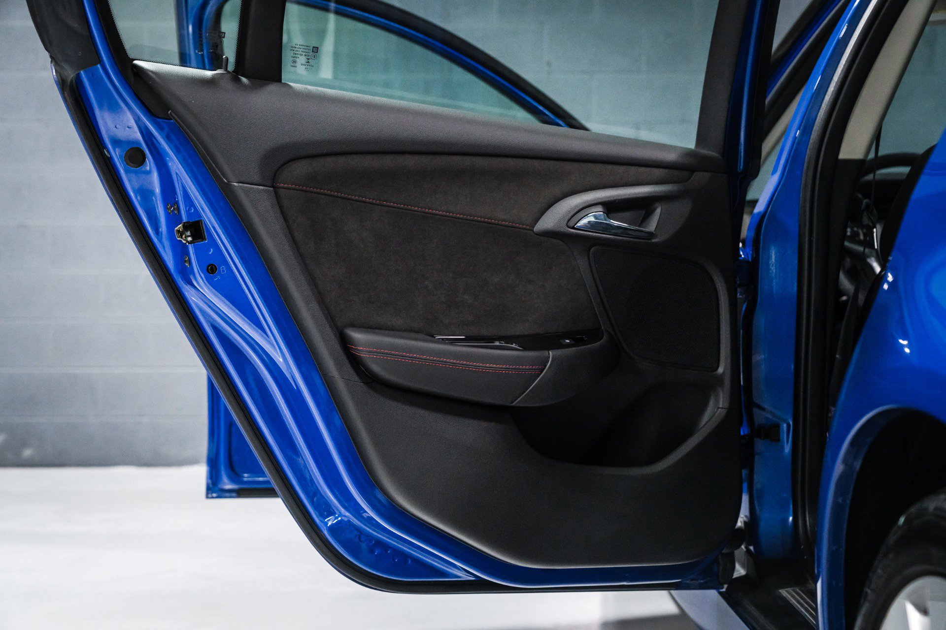 Used 2016 Chevrolet SS image 31