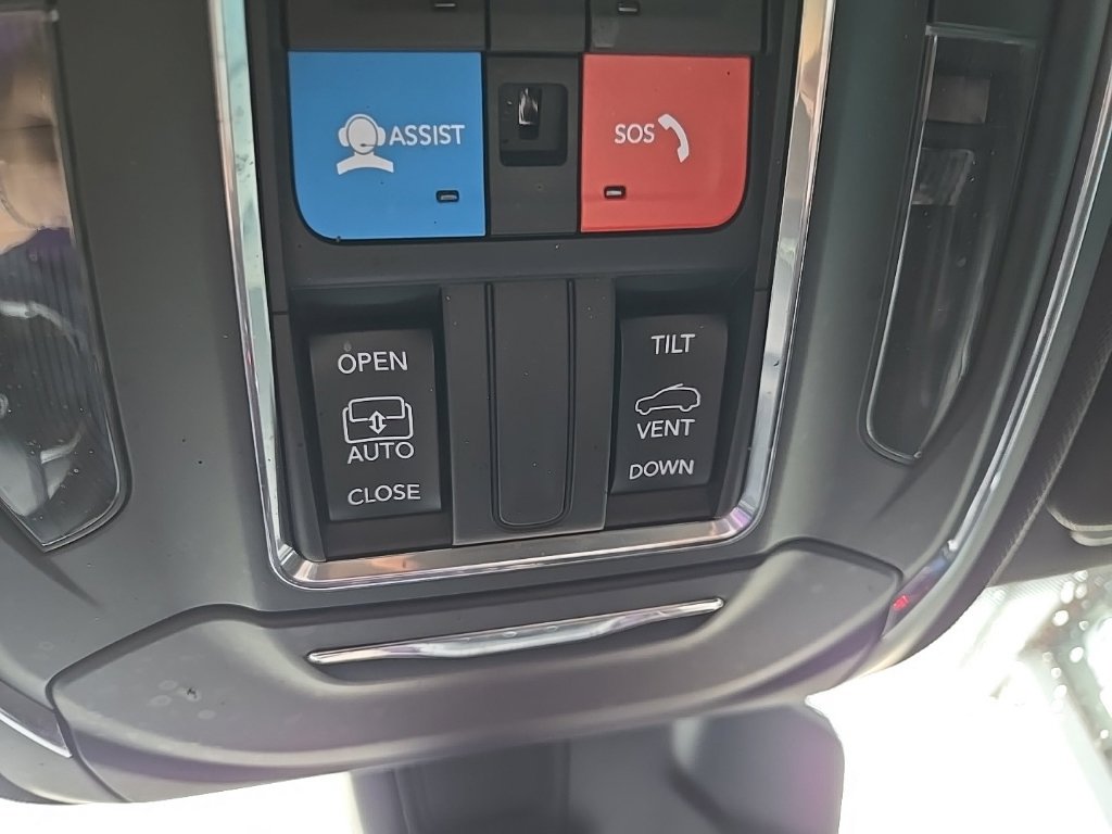 Used 2023 Jeep Grand Cherokee Altitude AWD/4WD image 68