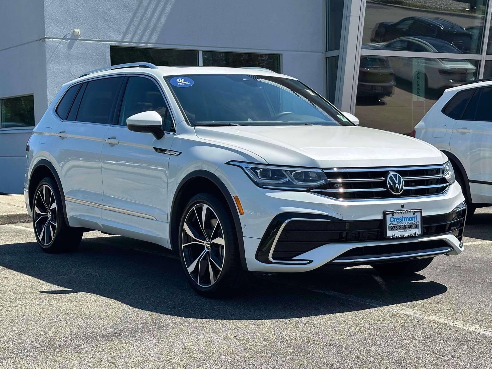 Certified 2023 Volkswagen Tiguan SEL R-Line AWD/4WD image 2