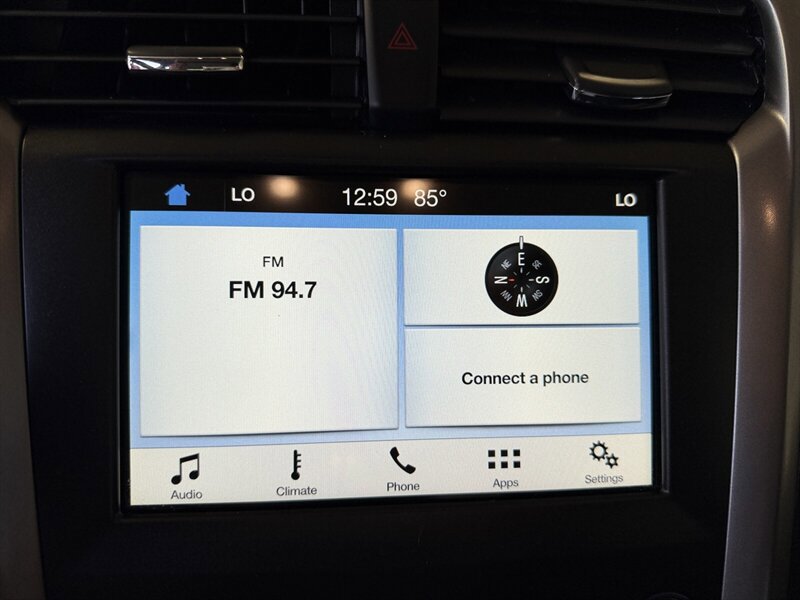 Used 2018 Ford Fusion SE w/ Fusion SE Technology Package FWD image 17