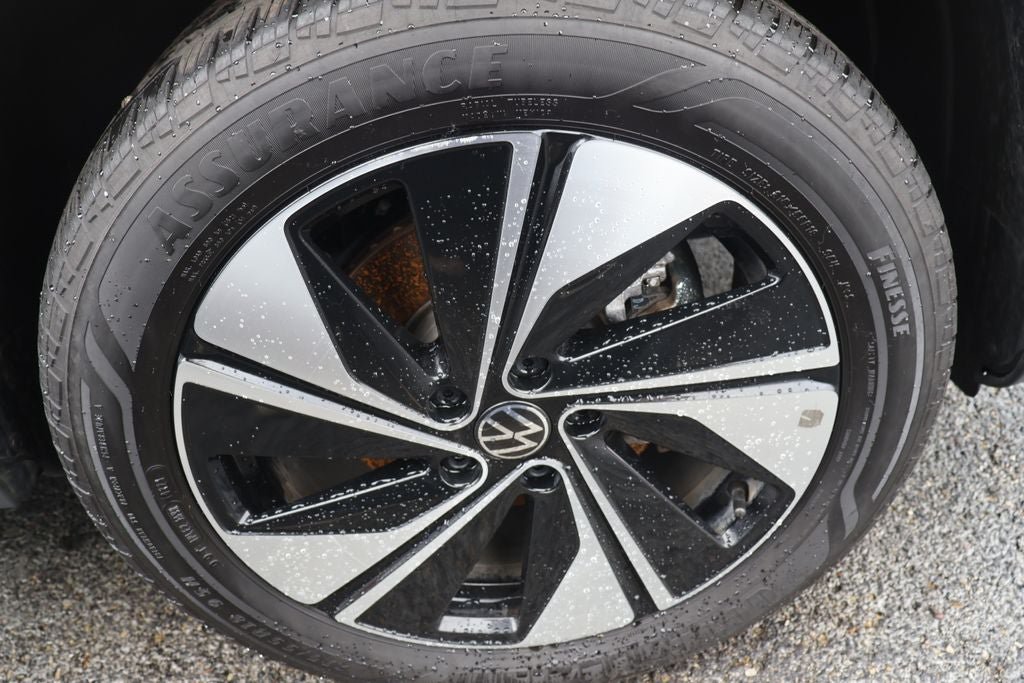 Used 2025 Volkswagen Taos SE AWD/4WD image 19