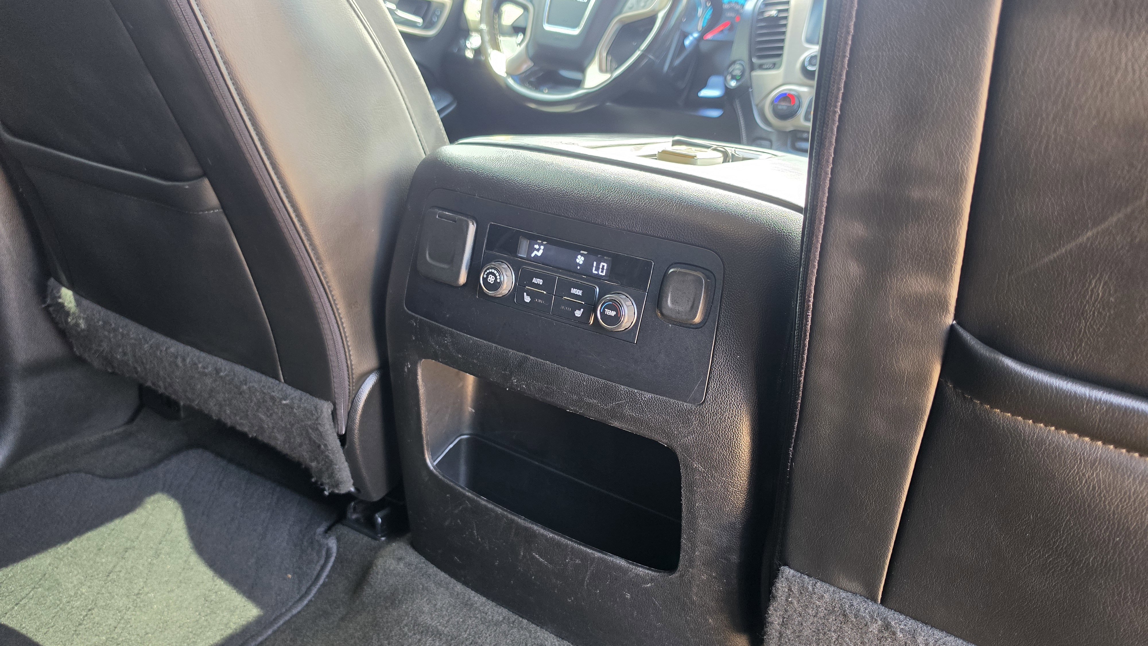 Used 2018 GMC Yukon Denali RWD image 29