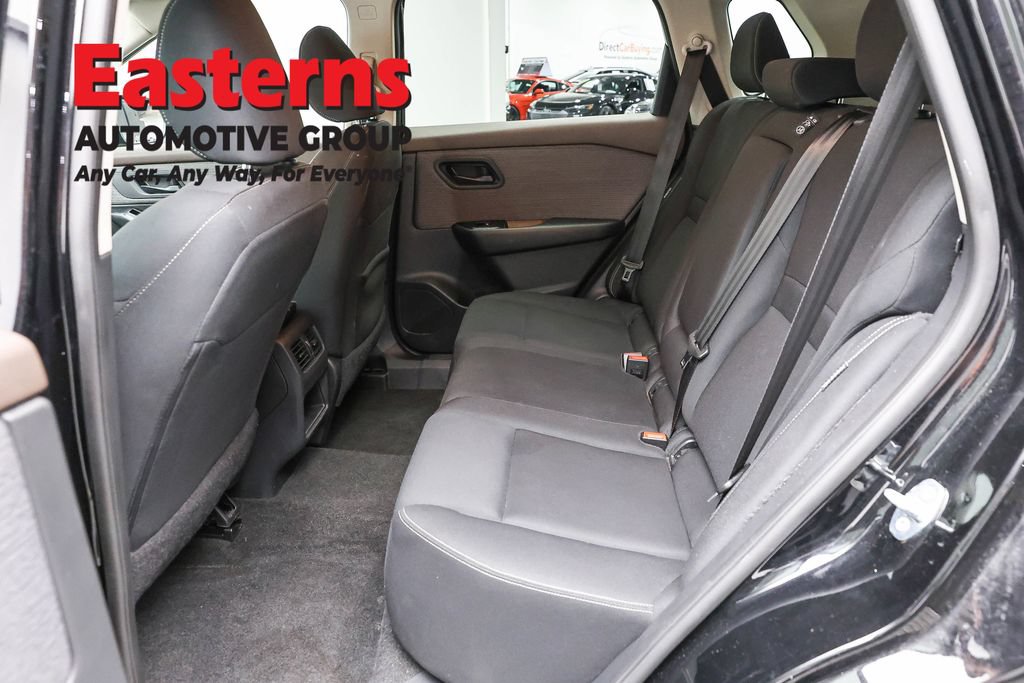 Used 2023 Nissan Rogue S AWD/4WD image 21