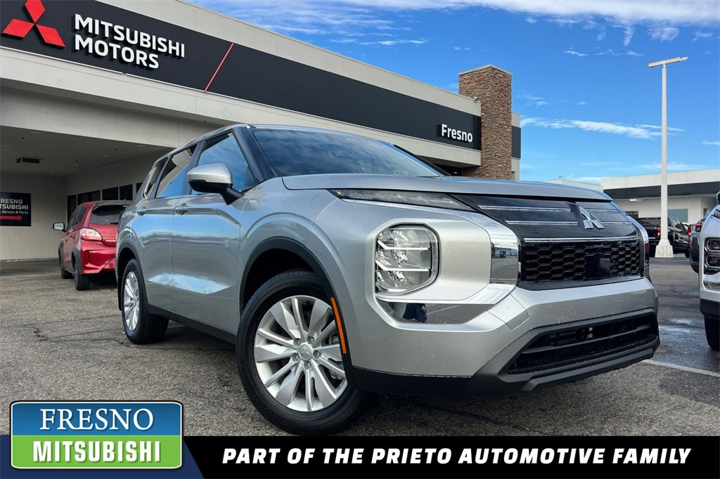 New 2025 Mitsubishi Outlander ES