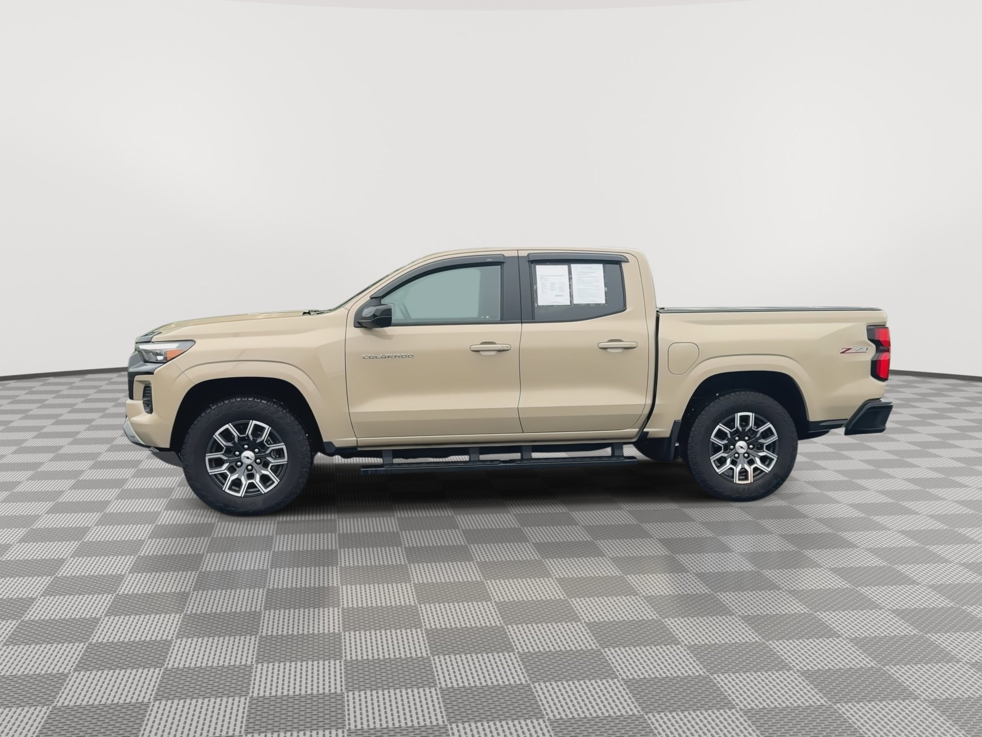 Certified 2024 Chevrolet Colorado Z71 w/ Z71 Convenience Package 2 AWD/4WD image 5