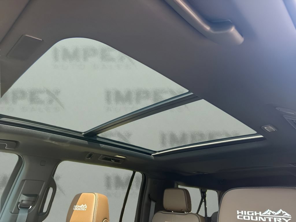Used 2026 Chevrolet Suburban High Country RWD image 12