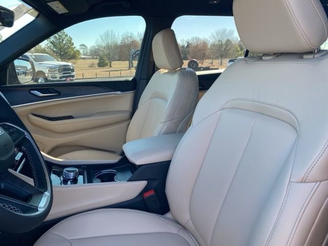 New 2025 Jeep Grand Cherokee L Limited image 13