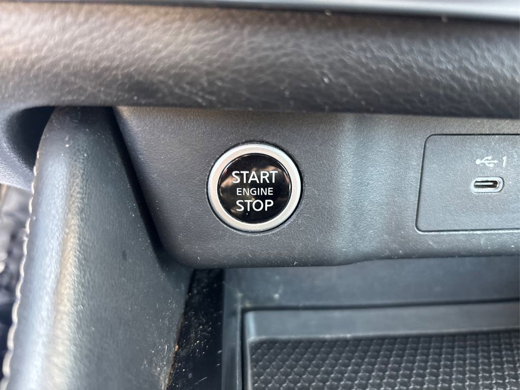 Used 2023 Nissan Rogue SL w/ SL Premium Package image 32
