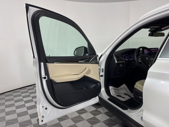 Used 2023 BMW X3 sDrive30i w/ Premium Package image 16