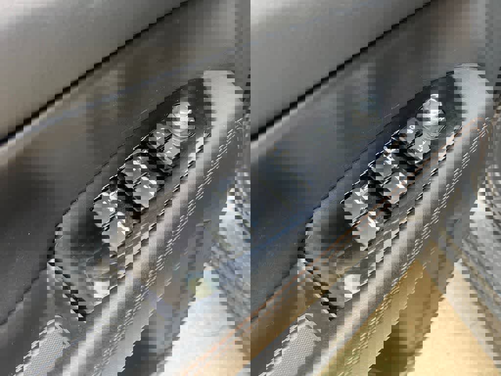 Used 2023 MAZDA CX-5 AWD 2.5 S w/ Premium Package image 12