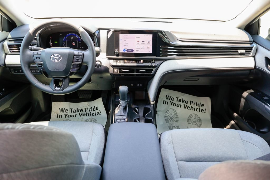Used 2025 Toyota Camry LE w/ Convenience Package FWD image 8