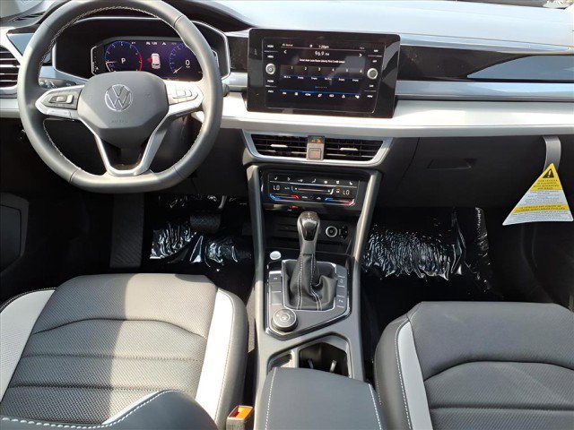 New 2025 Volkswagen Taos SEL image 15