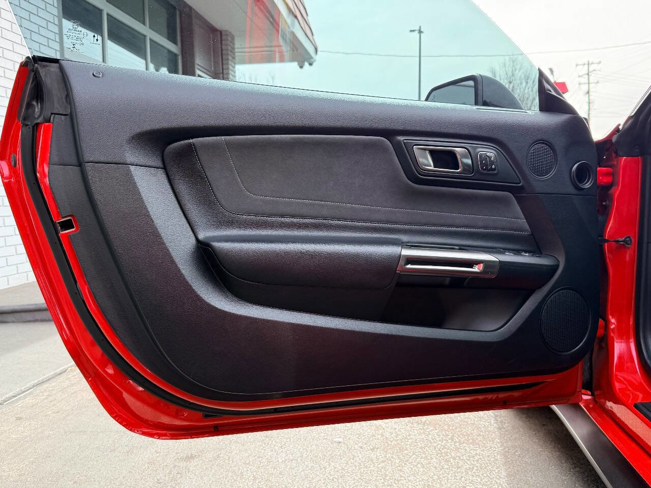 Used 2020 Ford Mustang Shelby GT350 w/ Technology Package image 17