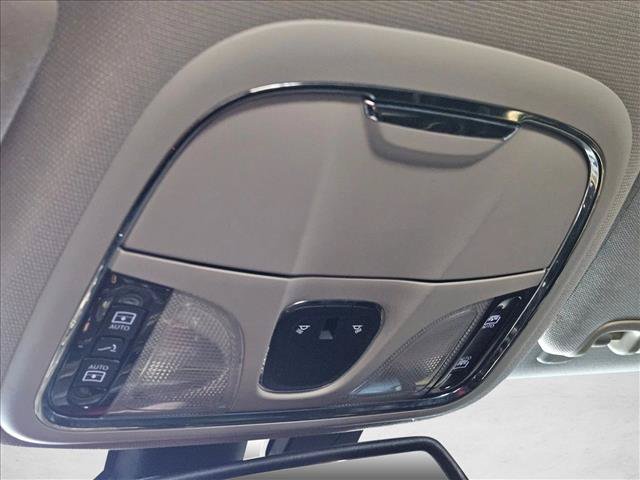 Used 2017 Jeep Cherokee Limited FWD image 13