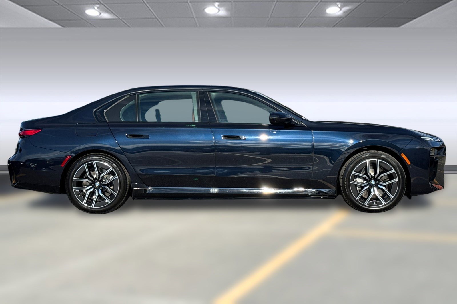 New 2026 BMW 750e xDrive image 8