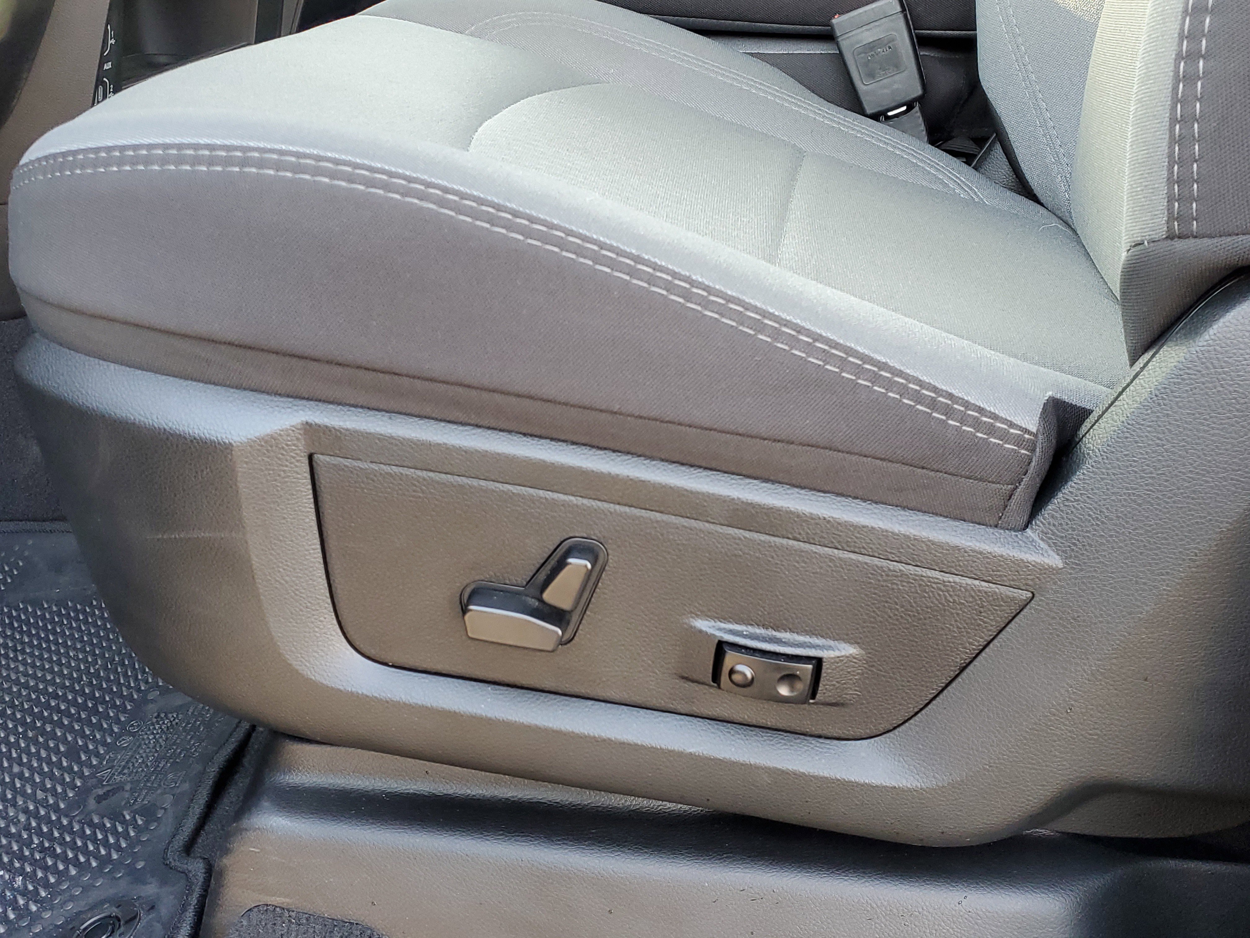 Used 2024 RAM 2500 Big Horn w/ Bed Utility Group image 9