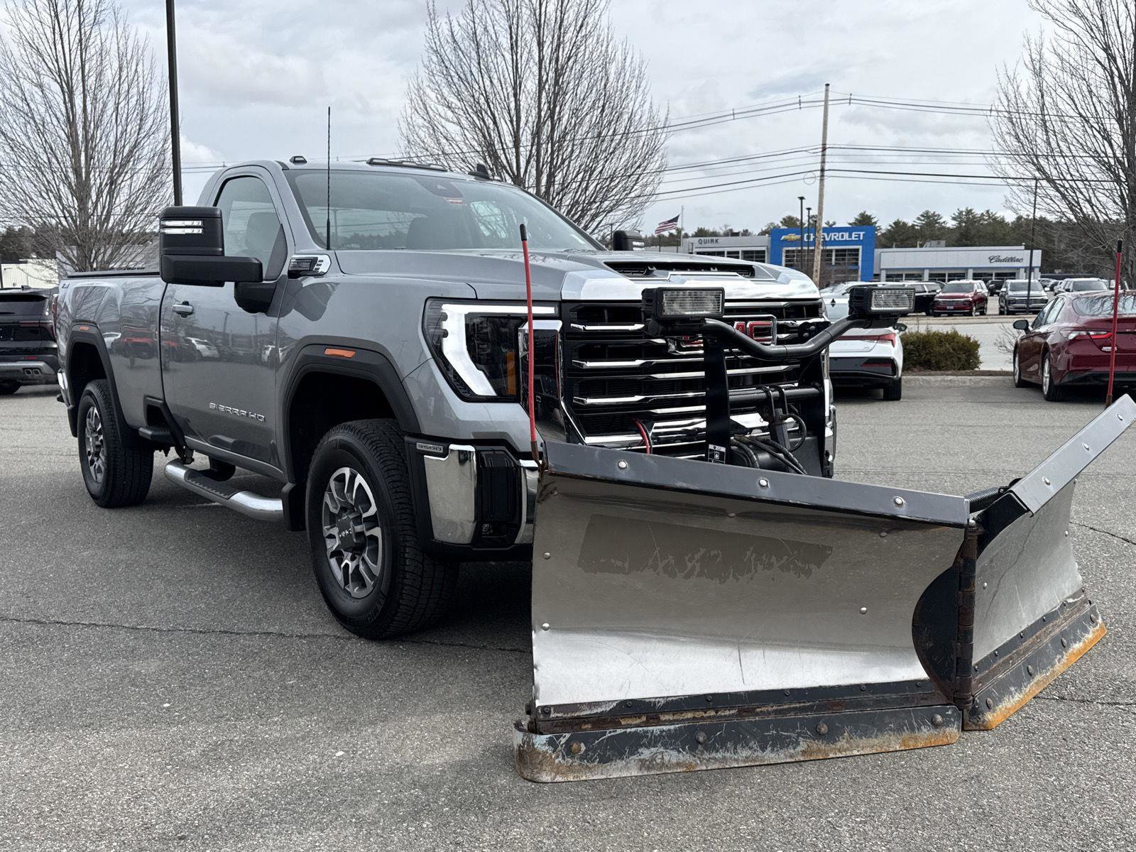 Used 2025 GMC Sierra 3500 SLE w/ SLE Convenience Package image 3