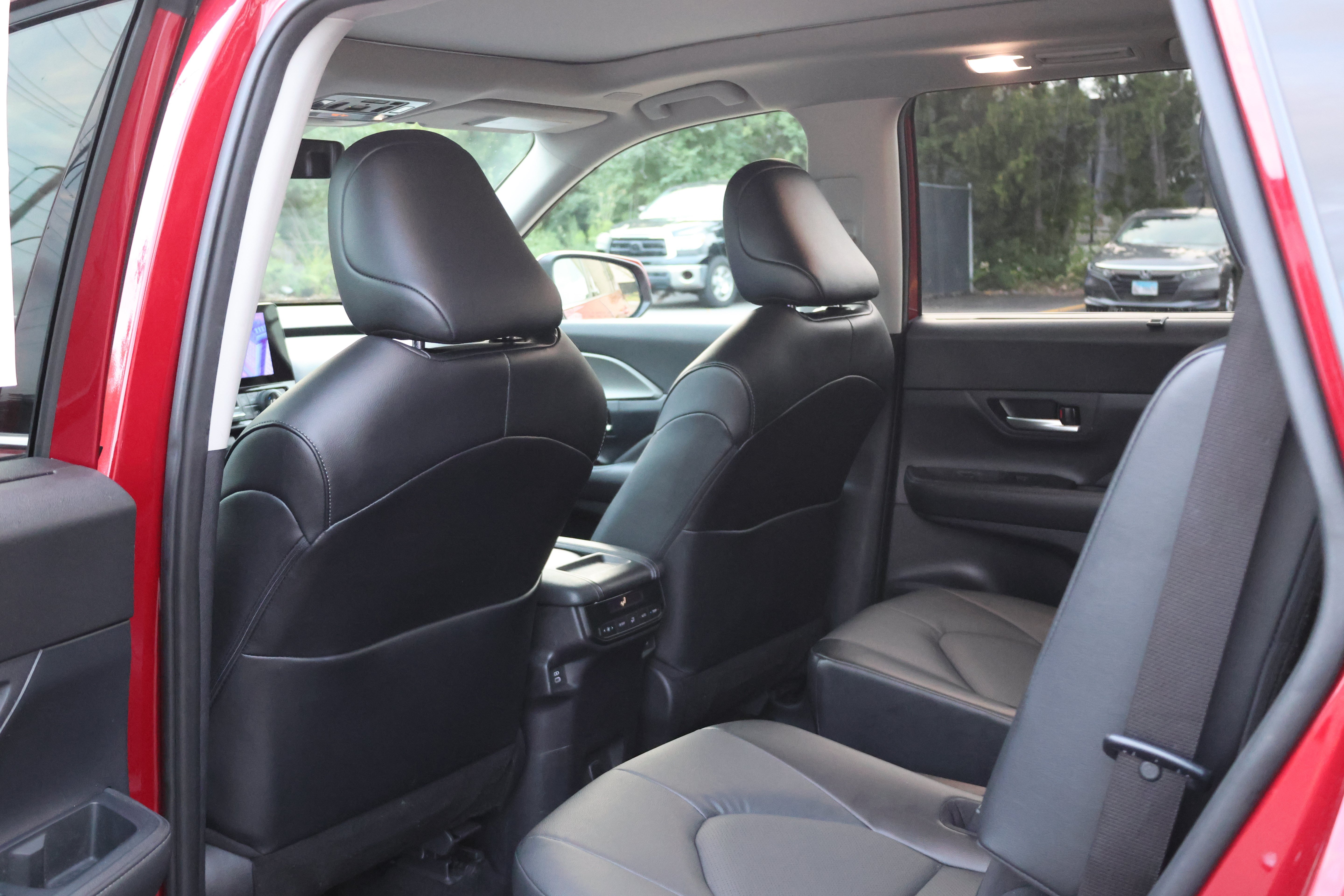 Certified 2024 Toyota Grand Highlander AWD image 16