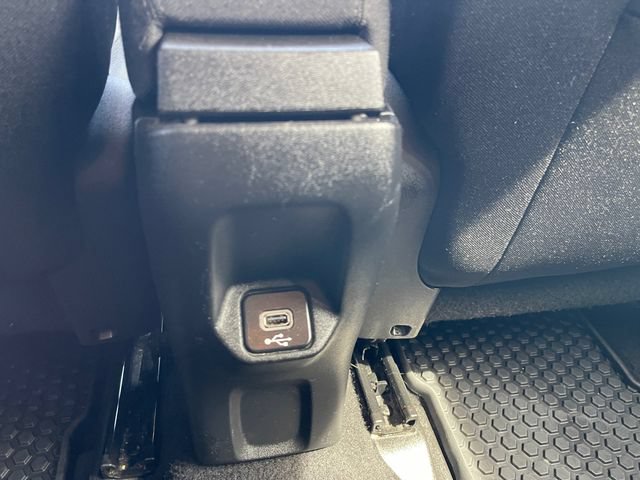 Used 2018 Jeep Renegade Latitude w/ Cold Weather Group AWD/4WD image 18