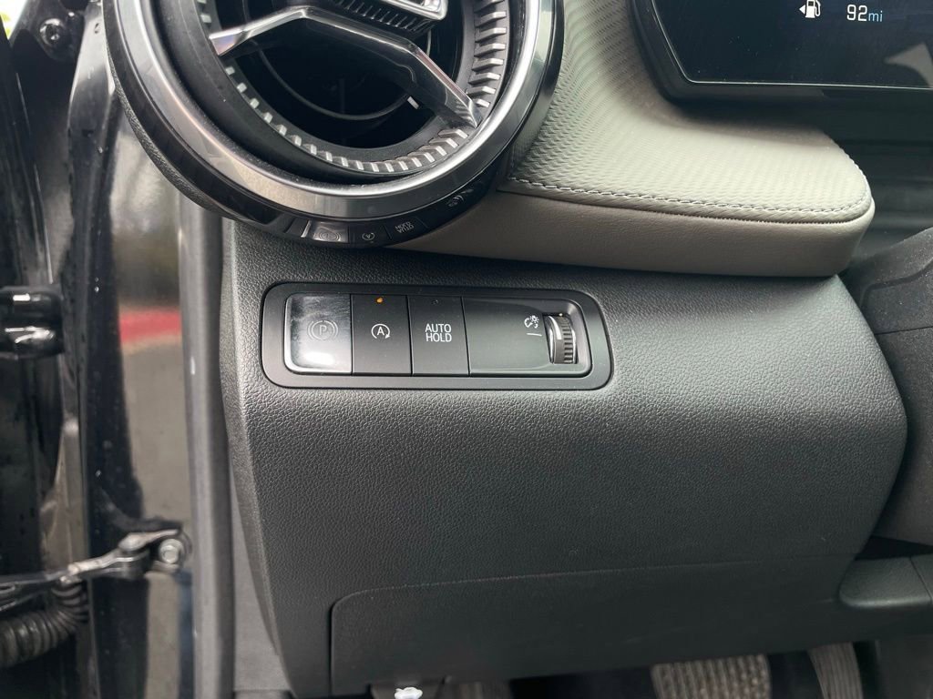 Used 2025 Chevrolet Equinox LT w/ Convenience Package II image 13