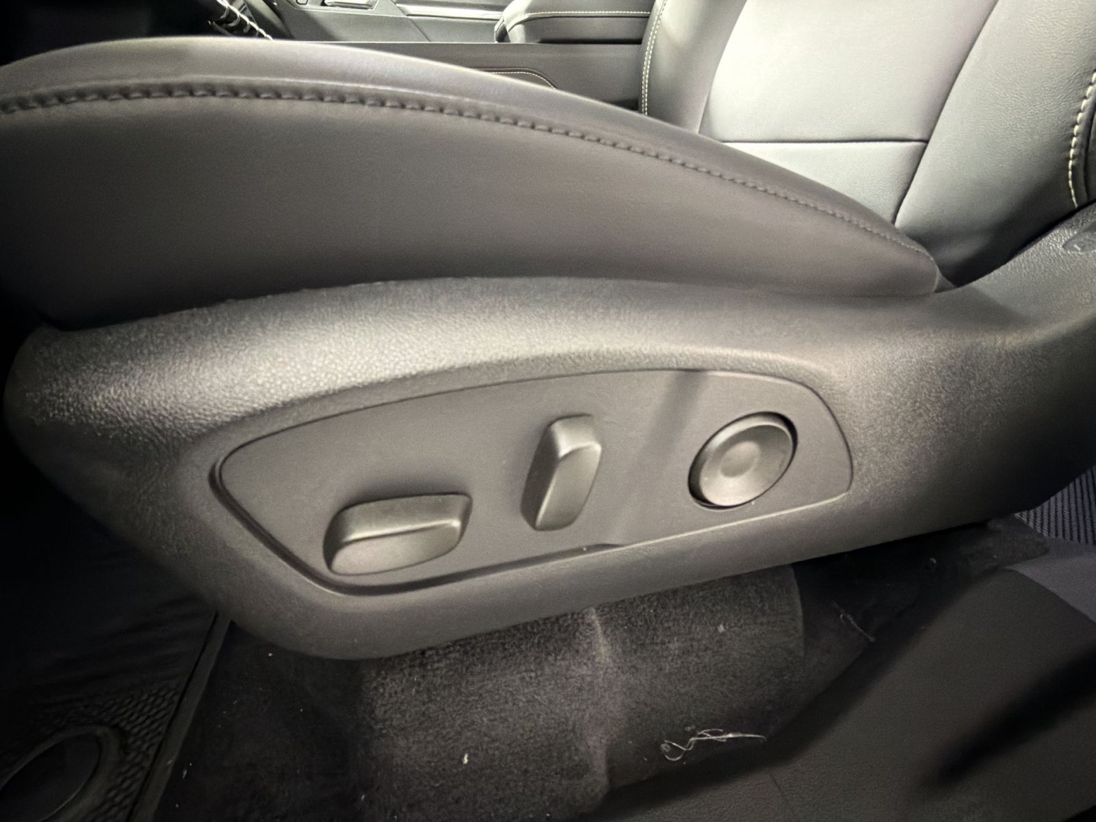 New 2026 GMC Acadia Elevation w/ Elevation Premium Package FWD image 14