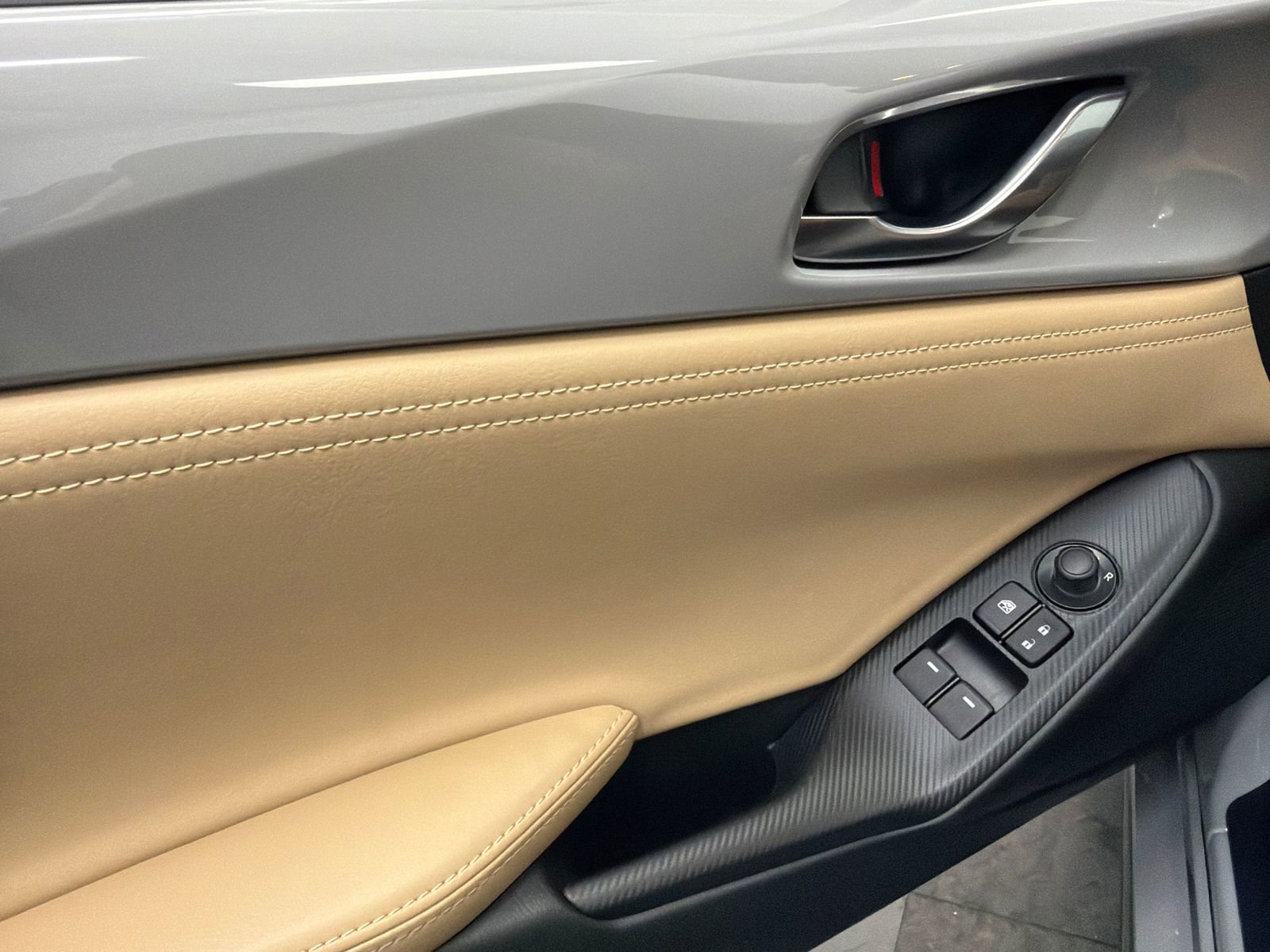 Used 2024 MAZDA MX-5 Miata Grand Touring w/ Appearance Package image 31