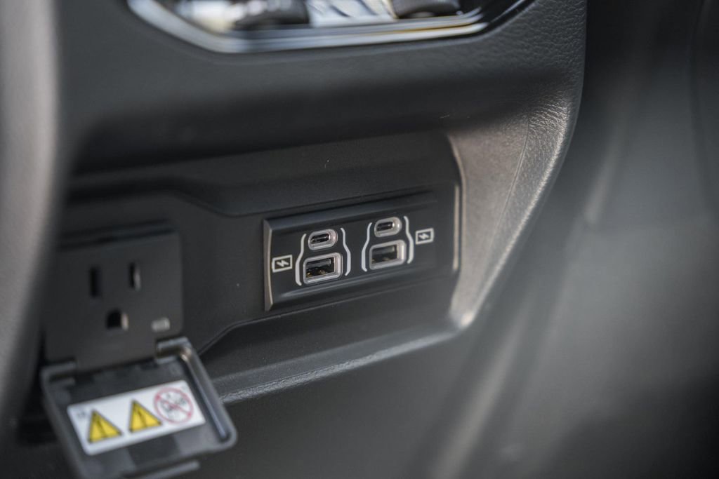 New 2025 Jeep Grand Cherokee Laredo X w/ Luxury Tech Group I image 32