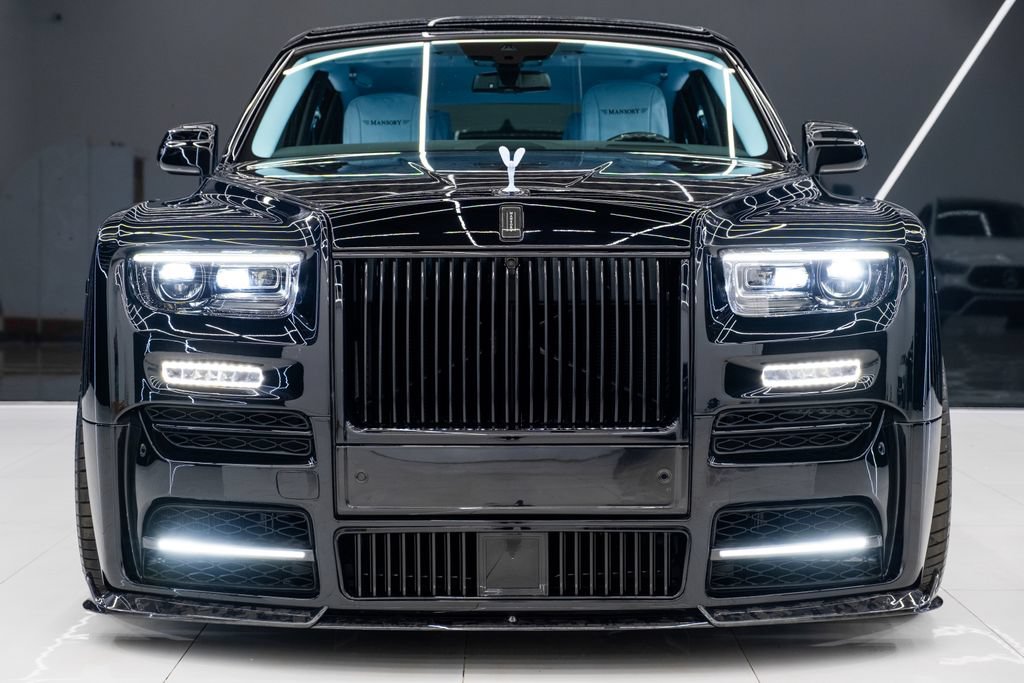 Used 2026 Rolls-Royce Phantom Sedan RWD image 2