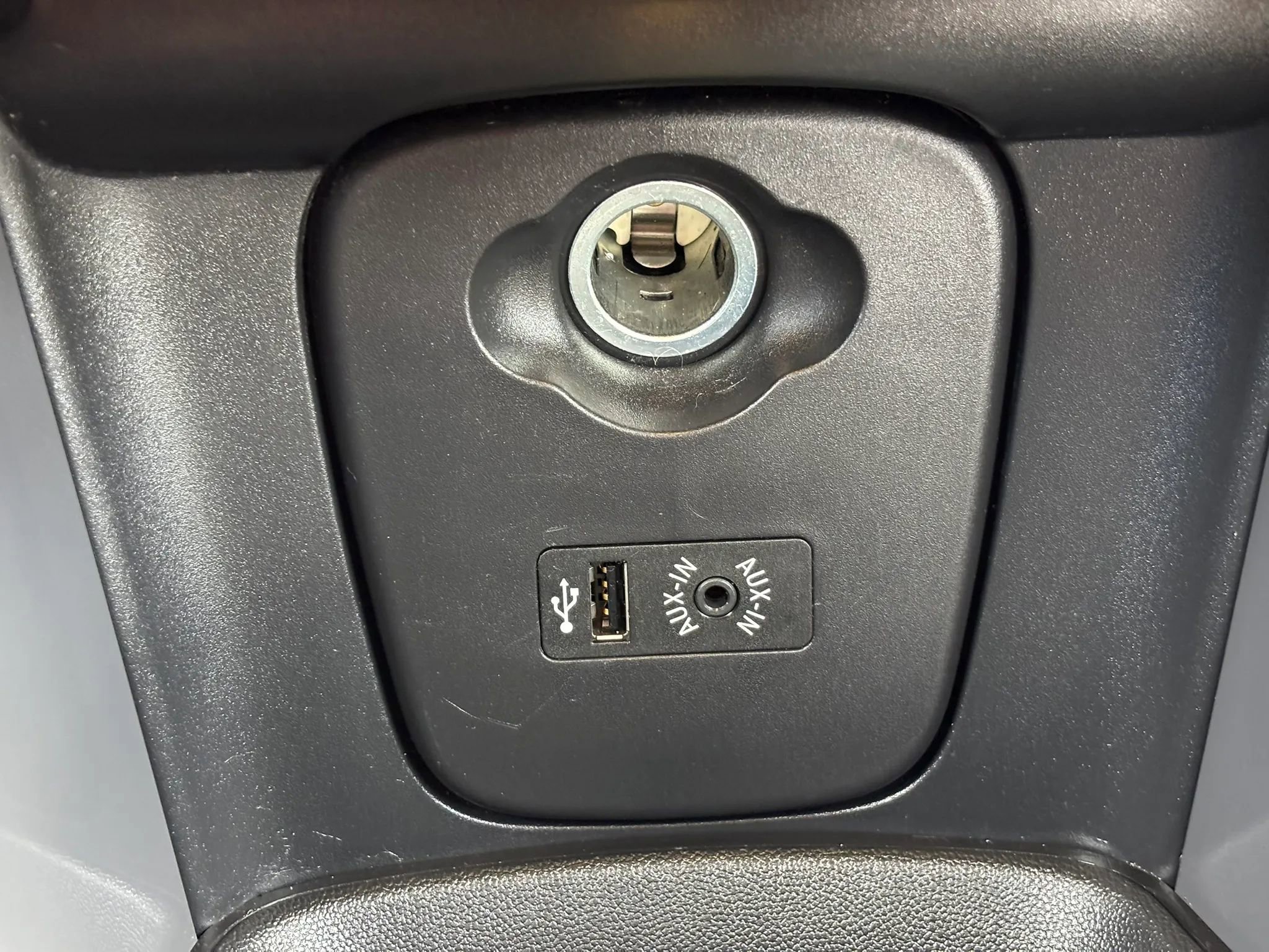 Used 2015 MINI Cooper 2-Door Hardtop FWD image 26