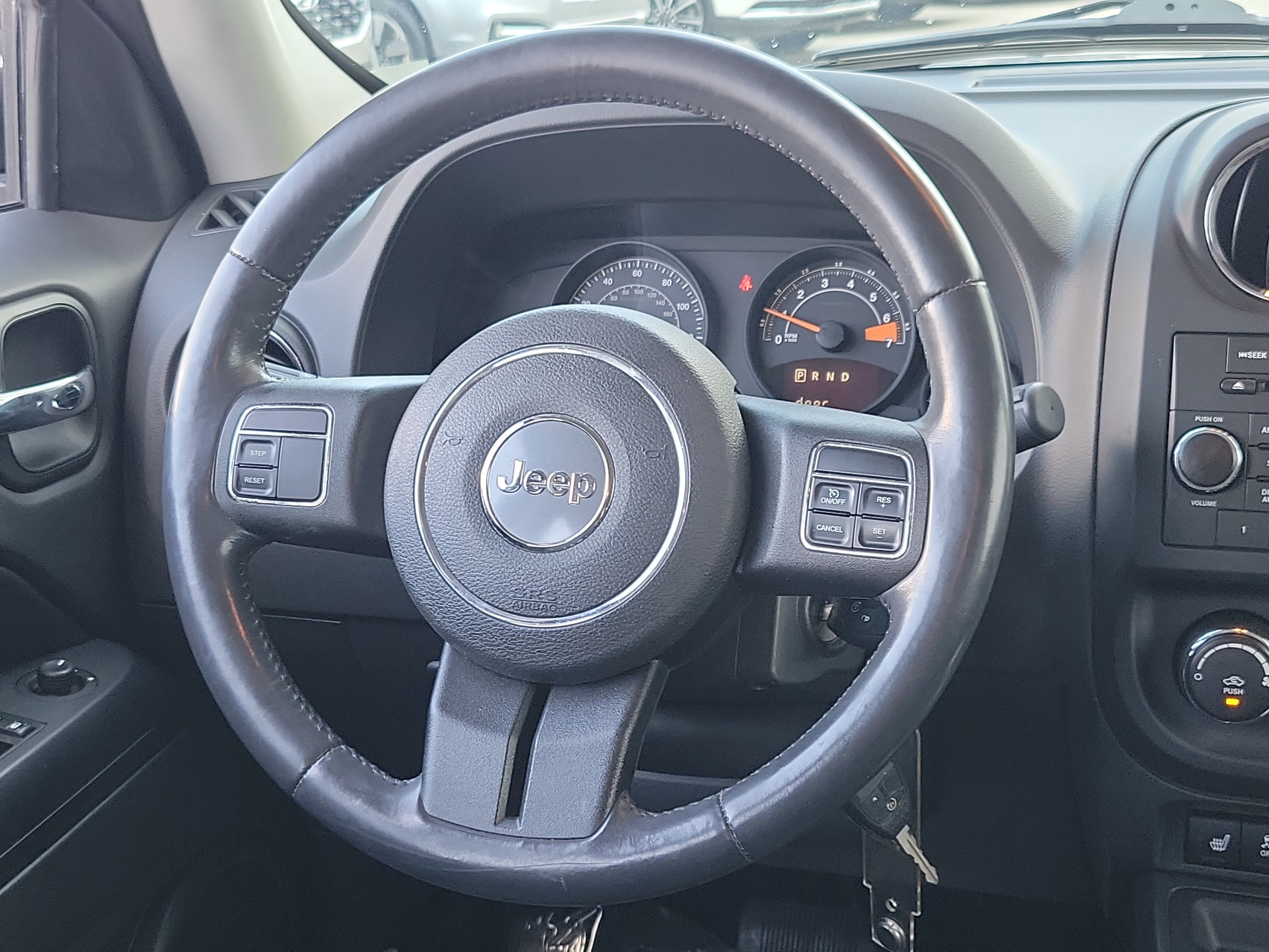 Used 2014 Jeep Patriot Latitude w/ All Weather Capability Group AWD/4WD image 27